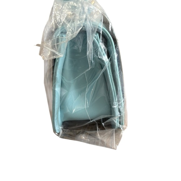 Badgley Mischka Light Blue Quilted Crossbody Bag - Picture 6 of 7